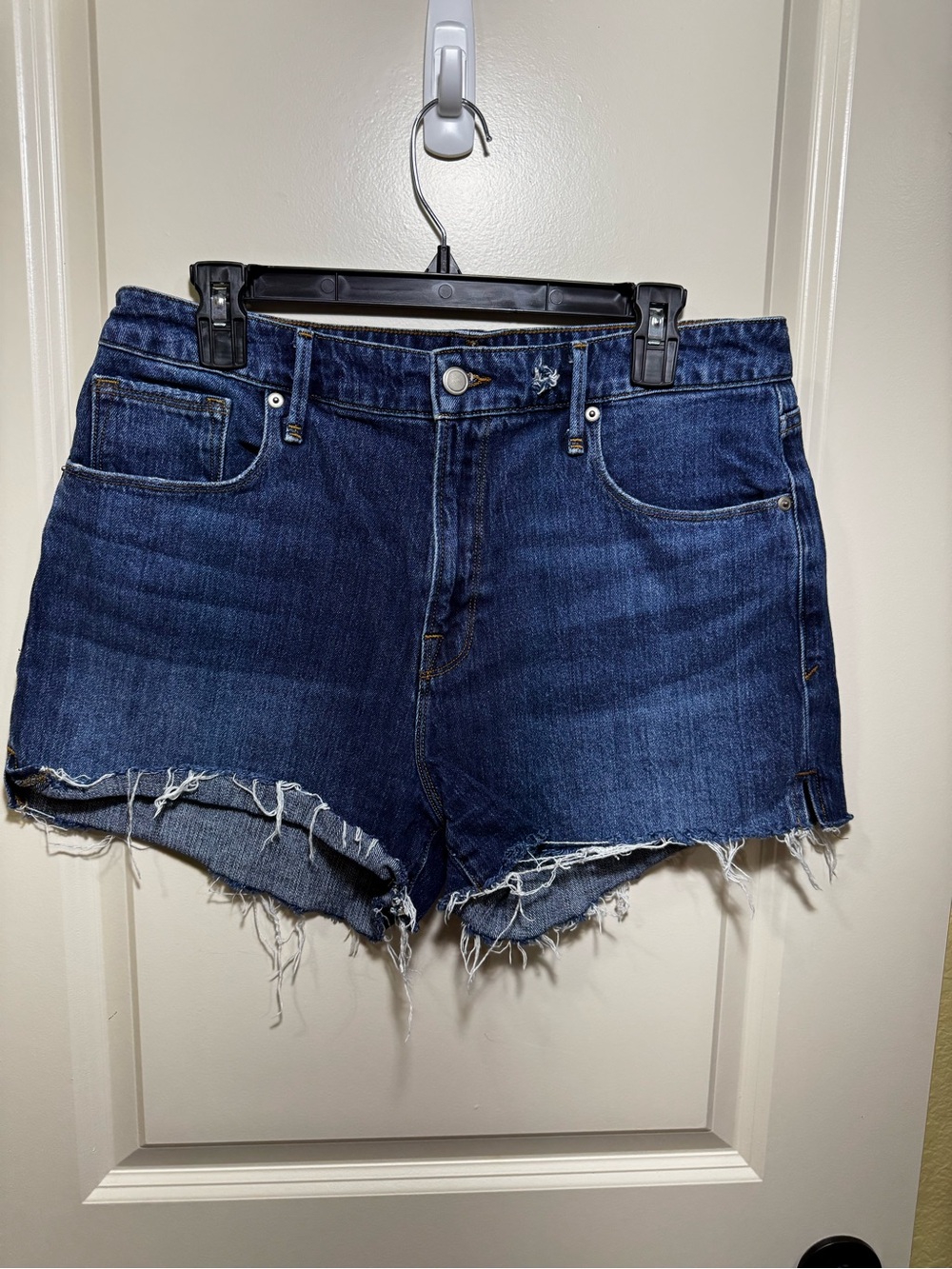 Good American Dark Blue Frayed Hem Denim Shorts
